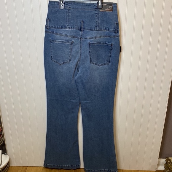 Wide Leg Jeans - Picture 5 of 15